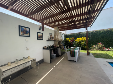 CONDOMINIO 2 PLANTAS - 4 DORMS C/U CON BAÑO - PISCINA