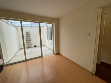 VENDO EN SURCO - LINDO DEPARTAMENTO EN PRIMER PISO ELEVADO