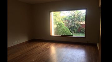 IMPECABLE CASA EN LA COMPUERTA - LA PLANICIE