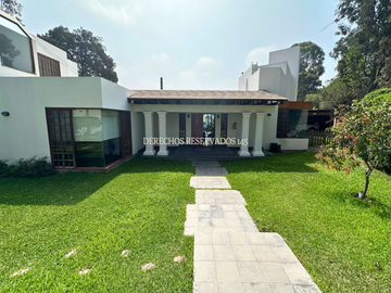 LINDA CASA DE 1,108 M²  EN UNA DE LAS ZONAS MÁS EXCLUSIVAS 