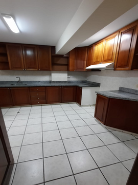 ALQUILO DEPA CHACARILLA DE 3 DORMITORIOS, SIN MUEBLES 