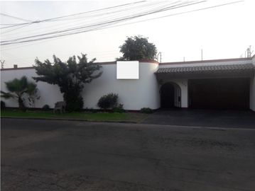 ALQUILO CASA DE 1000M2 URB. RESIDENCIAL MONTERRICO – LA MOLINA