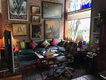 LINDA CASA EN CASUARINAS RODEADAS DE JARDINES