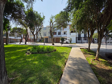 DEPARTAMENTO EN VENTA | VISTA CALLE | 3 DORM + ESTACIONAMIEN