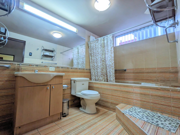 HERMOSA CASA EN LINCE LÍMITE CON SAN ISIDRO