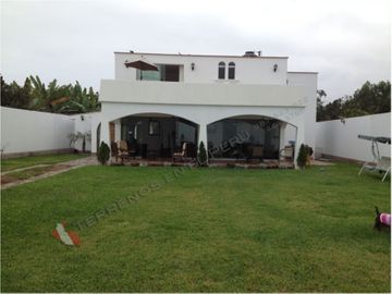 Very Pretty House in Mala, South of Lima (LIM1360)