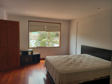 HERMOSA CASA EN VENTA - LA PLANICIE, LA MOLINA