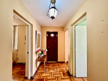 VENDO DEPARTAMENTO ESTILO CASA CON JARDÍN