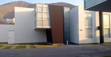 VENDO CASA EN CONDOMINIO URB. SOL DE LA MOLINA