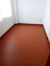 VENTA TRIPLEX VISTA INTERIOR CHACARILLA SAN BORJA $320 000