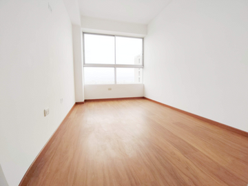 MODERNO DEPARTAMENTO CON COCHERA Y DEPOSITO
