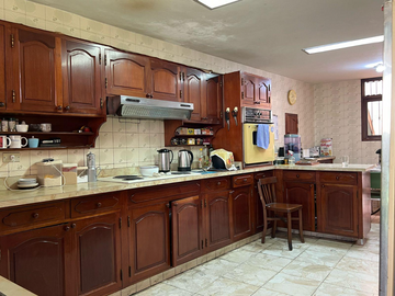 CASA EN VENTA O ALQUILER | TERRAZA CON JARDÍN | 4 ESTACIONAM