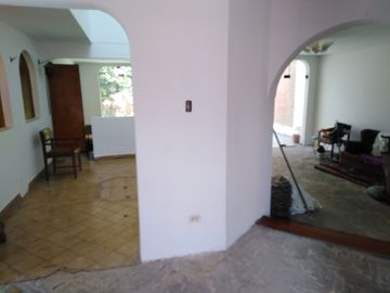 OCASION VENDO CASA EN CORPAC SAN ISIDRO