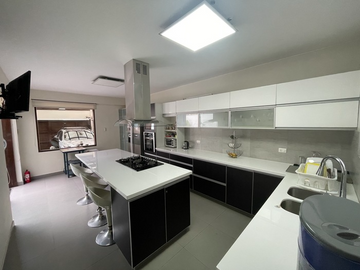 CASA - 6 DORM. - TERRAZA -LA MOLINA