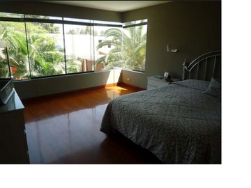 ACOGEDORA CASA EN CONDOMINIO EN VENTA CALLE 3 LA MOLINA 