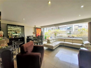 SE VENDE FLAT CERCA A PARQUE, VISTA EXTERNA, EN SURCO