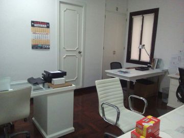 CASA REMODELADA PARA OFICINA EN VENTA