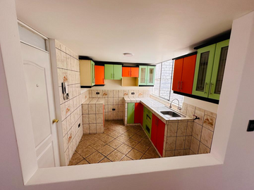 SE VENDE DEPARTAMENTO REMODELADO EN MAYORAZGO CHICO