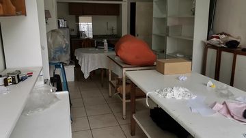 LOCAL COMERCIAL 4 PISOS