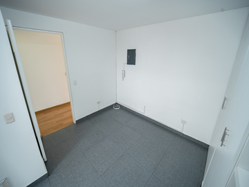 SE VENDE DUPLEX CON TERRAZA. FRENTE AL PARQUE LA CORUÑA, SUR