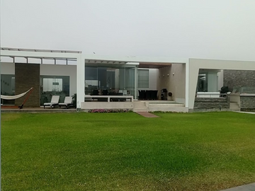 VENDO CASA DE PLAYA PRIMERA FILA EN GAVIOTAS ASIA