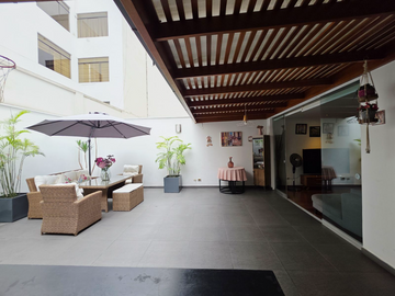 DEPARTAMENTO EN ZONA EXCLUSIVA DE CHACARILLA