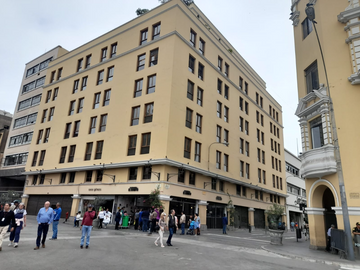 EDIFICIO DE OFICINAS CON 1ER PISO COMERCIAL EN PLAZA MAYOR