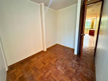 VENTA DE ACOGEDORA Y BIEN DISTRIBUIDA CASA, EN HUAMPANI