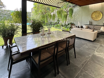 EXCLUSIVA RESIDENCIA CON ACABADOS DE LUJO EN RINCONADA BAJA