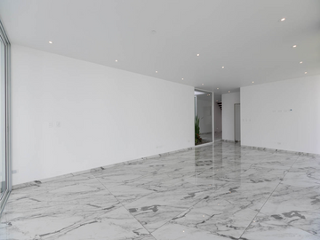 BELLAS CASA DE ESTRENO EN CONDOMINIO DE 3 PISOS, ACABADOS A1