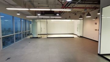 OFICINA IMPLEMENTADA  A.0. 136M2 EDIFICIO INTELIGENTE IMPECABLE