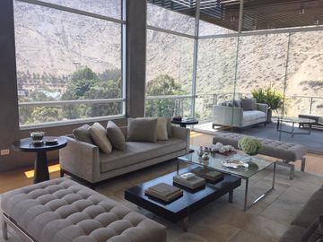 CASA MODERNA CON VISTA PANORAMICA Y ASCENSOR
