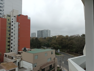 VENDO DEPARTAMENTO FRENTE AL PARQUE CASTILLA LINCE