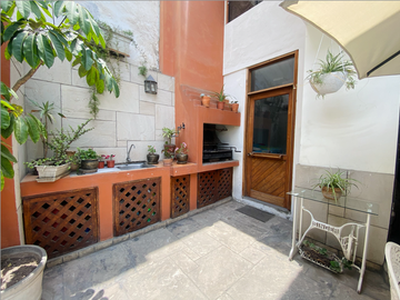 VENTA LINDA CASA EN CALLE LOS TULIPANES