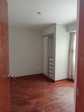 DEPARTAMENTO MUY BIEN UBICADO, CERCA A LA AVENIDA LA MOLINA 