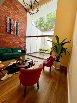 HERMOSO DUPLEX CON TERRAZA SURCO