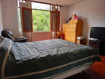SE VENDE CASA EN MONTERRICO - SURCO 7 HABITACIONES 