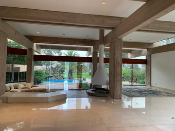 VENTA CASA EN CASUARINAS (609-328-1 LUCY)