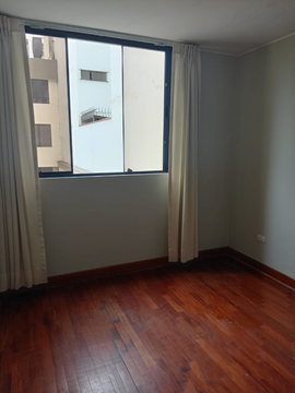 DEPARTAMENTO MUY BIEN UBICADO, CERCA A LA AVENIDA LA MOLINA 