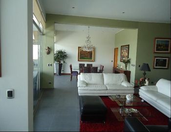 HERMOSA CASA EN CERROS DE CAMACHO