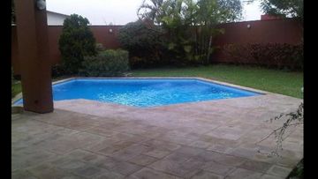 IMPECABLE CASA EN LA COMPUERTA - LA PLANICIE