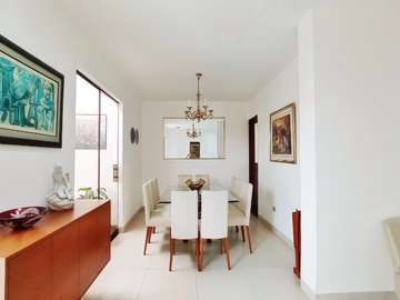 CALLE PEONIAS N° 1XX, URB. LA MOLINA VIEJA