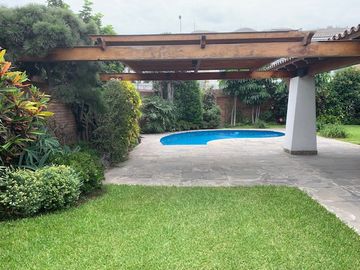 CASA EN VENTA EN SANTIAGO DE SURCO - GOLF LOS INCAS