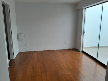 DEPARTAMENTO DE ESTRENO FTE. A PARQUE EN LAS GARDENIAS-SURCO