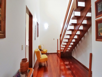 CALLE PEONIAS N° 1XX, URB. LA MOLINA VIEJA