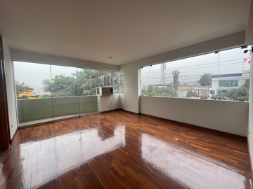 CASA 2 PLANTAS - 5 DORMS - ESCRITORIO - AMPLIO JARDÍN 