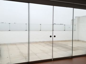 VENTA TRIPLEX VISTA INTERIOR CHACARILLA SAN BORJA $320 000