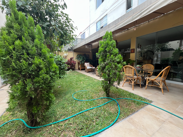VENTA CASA EN LA AURORA MIRAFLORES (609-1143-1)