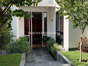 EXCLUSIVA RESIDENCIA CON ACABADOS DE LUJO EN RINCONADA BAJA