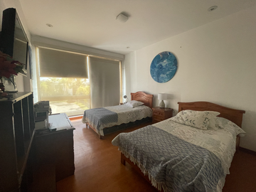 CONDOMINIO 2 PLANTAS - 4 DORMS C/U CON BAÑO - PISCINA